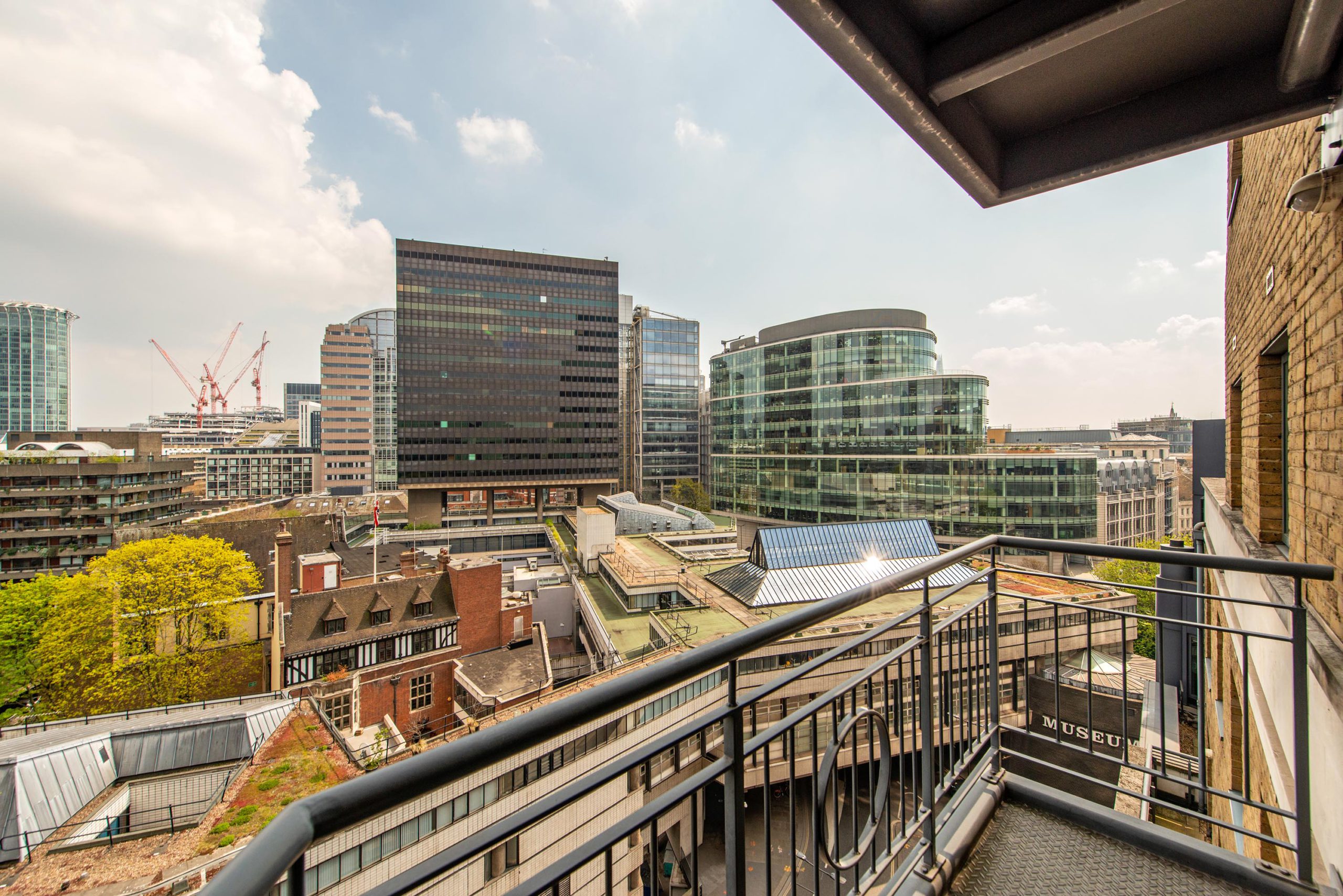 London House City Apartments